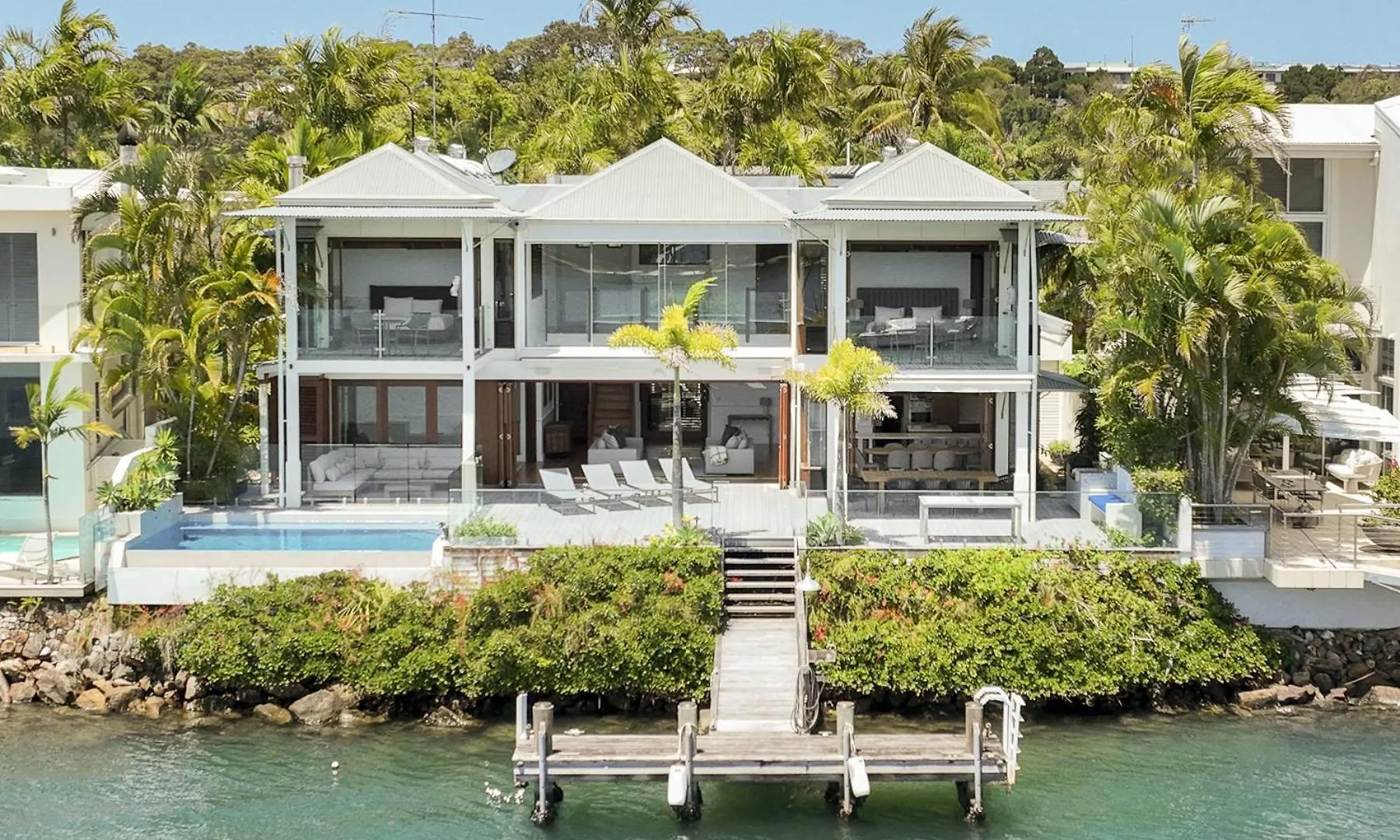 Riverside Elegance On Noosa Parade Feriehus